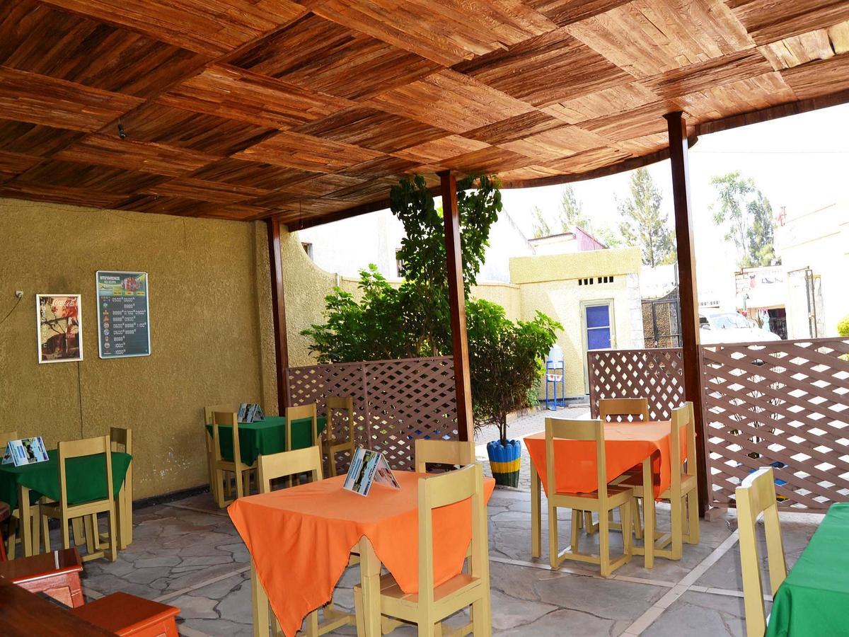 The Happy Hour Bed & Breakfast Kigali Exterior photo
