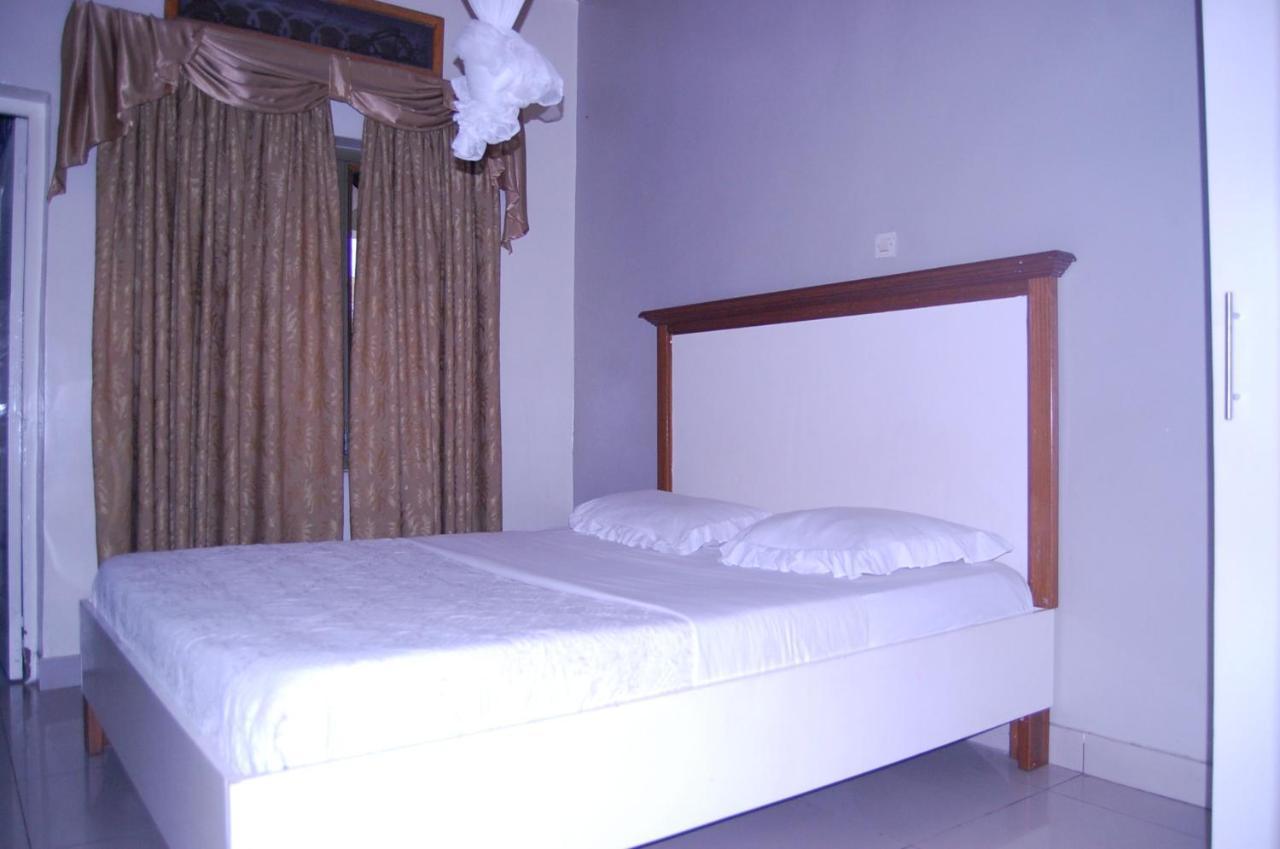 The Happy Hour Bed & Breakfast Kigali Exterior photo